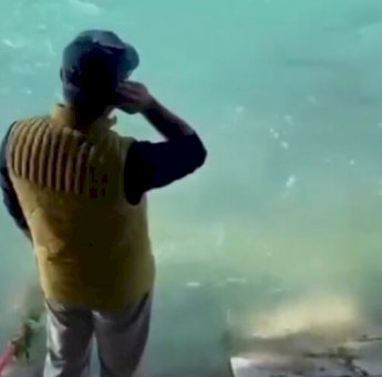 Sebelum Pulang ke Indonesia, Ridwan Kamil Lantunkan Adzan di Sungai Aare Swiss