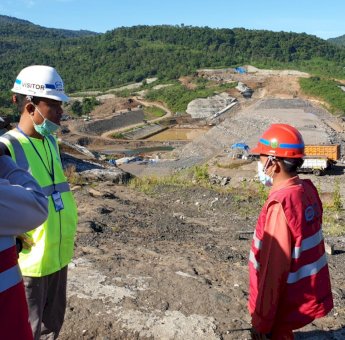 Progres Pembangunan 30%, Gubernur Andi Sudirman Tinjau Bendungan Pamukkulu