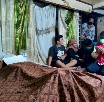 Melayat ke Rumah Korban Meninggal di Eks Mattoanging, Andi Sudirman Angkat Satpol PP Saudara Sulungnya untuk Jaga Stadion