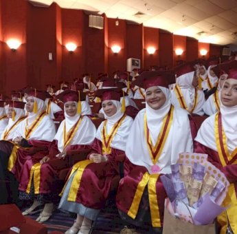 SPIDI Maros Wisudahkan 122 Siswa, 9 Diantaranya Tahfiz Alqur’an