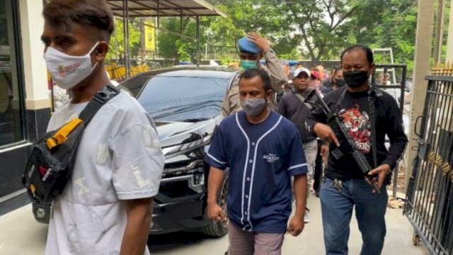 8 orang Debt Collector yang resahkan masyarakat diamankan di Mapolsek Cengkareng, Jakarta Barat, Senin (06/06/2022). (Istimewa)