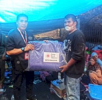 Deng Ical Salurkan Bantuan untuk Korban Kebakaran di maccini