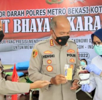 Sambut HUT Bhayangkara, Polres Metro Bekasi Kota Gelar Donor Darah