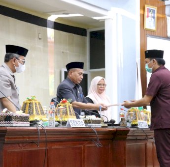 DPRD Luwu Timur Gelar Paripurna Pandangan Umum Fraksi Terhadap Ranperda Tahap I