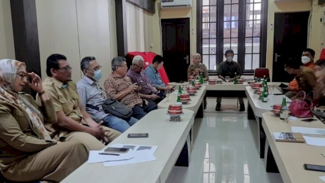 Rapat Koordinasi membahas target-target yang dapat dijadikan sebagai ODCB baru di tahun 2022 di Kantor Dinas Kwbudayaan Kota Makassar, Selasa (07/06/2022). (Istimewa)