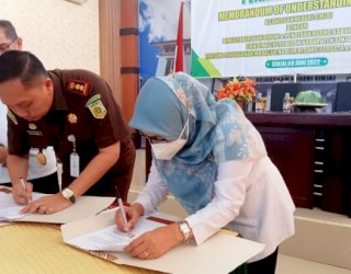 Dinas PUPR dan Dinas Kesehatan Sinjai Teken MoU Penanganan Hukum Dengan Kejari