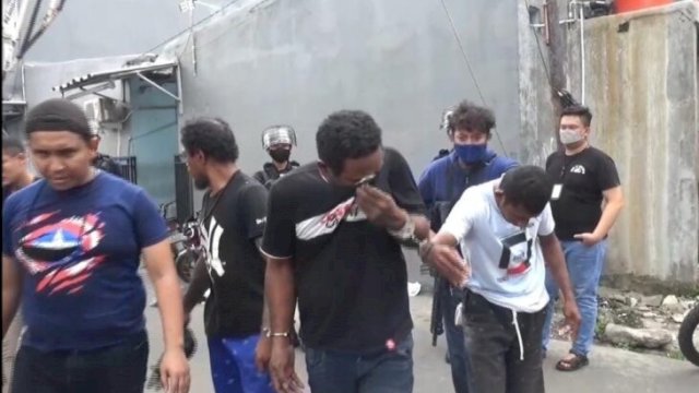 Tiga Pelaku pengedar sabu MNS, JK dan SN diamankan dari Kampung Ambon, Selasa (07/06/2022). (Istimewa)