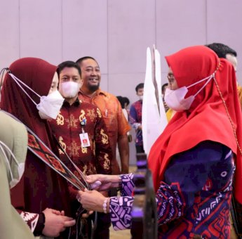 Ketua Dekranasda Luwu Timur Hadiri Pembukaan Musda dan Sulsel Craft 2022