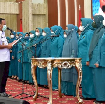 Lantik Pengurus PKK Sulsel, Andi Sudirman Harap Pokja Hadirkan Program Unggulan Sentuh Masyarakat