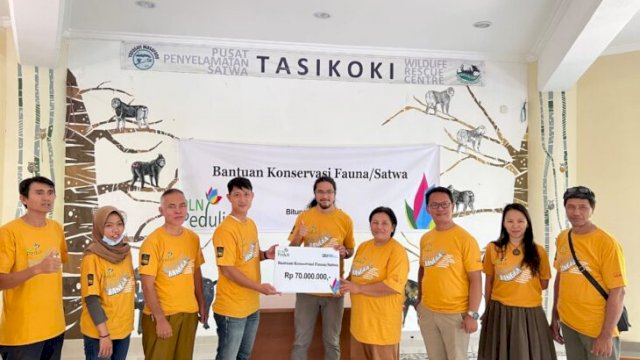 PT PLN berikan bantuan konservasi satwa liar yang dilindungi kepada organisasi penyelamatan satwa. (Dok. PLN UIP Sulawesi)