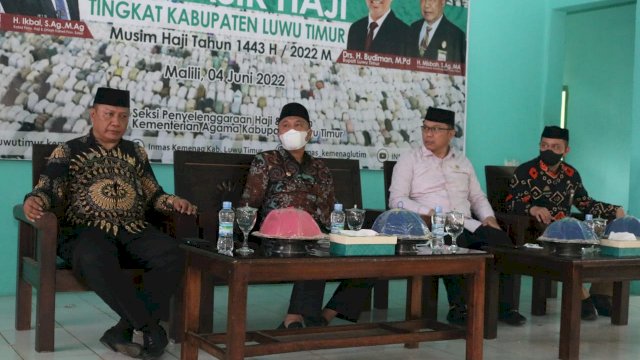 Ketua DPRD Luwu Timur, Aripin menghadiri penutupan pelaksanaan Manasik Haji sekaligus pelepasan keberangkatan Jamaah Haji tahun 2022 Kabupaten Luwu Timur di Aula Kantor Kementrian Agama (Kemenag) Luwu Timur, Kamis (09/06/2022).
