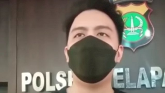Sergio pemilik Babiambo meminta maaf atas usahanya menjual nasi padang berbahan daging babi. (Ist)