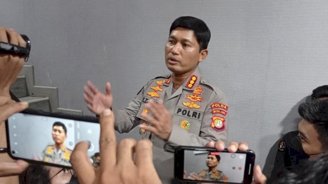 Kabid Humas Polda Metro Jaya Kombes Pol Endra Zulpan, memberi keterangan pers. (Foto: Wahyu Widodo/Republiknews.co.id)