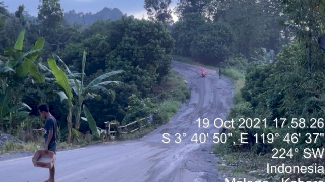 Kondisi Jalan Poros Enrekang - Pinrang. (Istimewa)