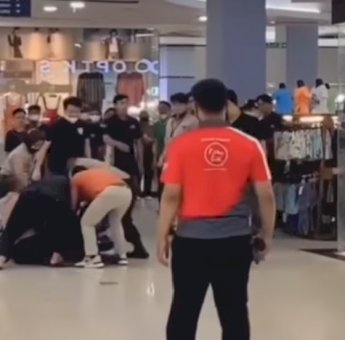 Viral Video Penusukan Pria di PS Mall Palembang, Polisi Tetapkan 1 Tersangka