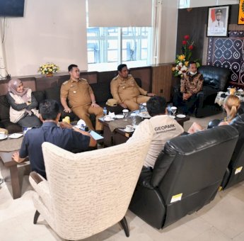 Andi Sudirman Paparkan Keunggulan Geopark Maros-Pangkep ke Tim Evaluator UNESCO Global Geoparks