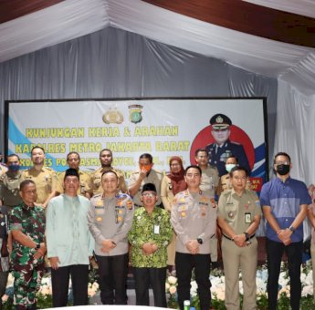 Kapolres Metro Jakbar Beri Arahan Jajaran Polsek Taman Sari