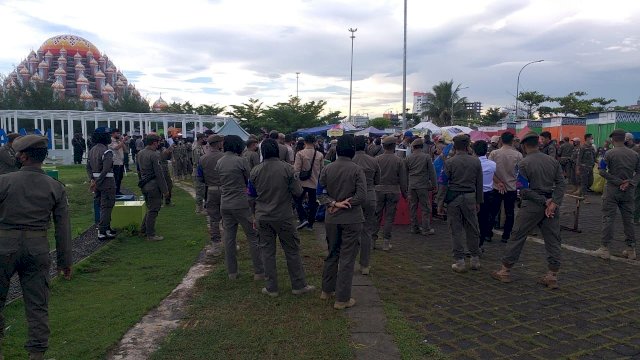 Penertiban Pedagang Kaki Lima (PK-5) di Kawasan Lego-lego, Center Poin of Indonesia, Kota Makassar. (Istimewa)