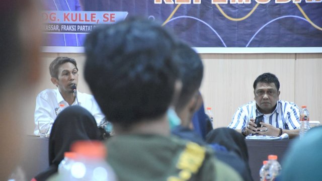 Anggota DPRD Makassar, Arifin Dg Kulle saat menyosialisasikan Perda Kepemudaan di Hotel Whiz Prime, Jl Jenderal Sudirman, Sabtu (18/6/2022). (Foto: Istimewa)