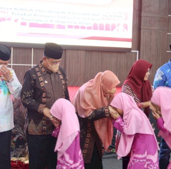 Lepas Kafilah Wajo Bertanding di MTQ XXXII, Amran Mahmud: Siapkan Diri dan Mental