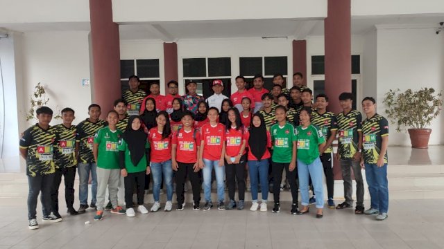 Pelepasan Tim Futsal oleh Bupati Polman Andi Ibrahim Masdar (AIM). (Istimewa)