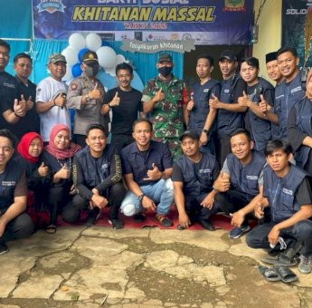Gelar Baksos, Solidaritas Pemuda Kalabbirang Khitan 103 Anak di Pangkep