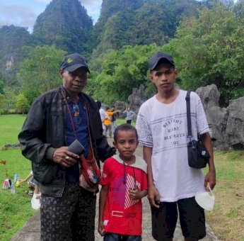 Anggota DPRD Kepulauan Yapen Papua Kagumi Tempat Wisata Leang-leang di kabupaten Maros