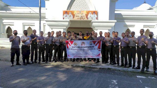 Polri Peduli Dengan Kegiatan Keagamaan, Rumah Ibadah dan Masjid Dibersihkan Sambut HUT Bhyangkara ke-76