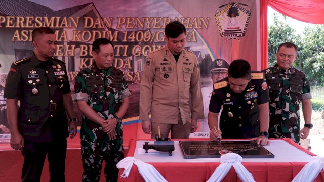 Bupati Gowa Adnan Purichta Ichsan, saat menghadiri penyerahan Asrama Kodim 1409 Gowa, Selasa (21/06/2022). (Dok. Humas Gowa)