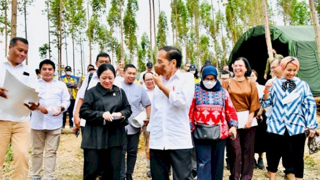 Para Pemimpin Redaksi (Pemred) Media Massa Nasional dan Media Lokal Kalimantan Timur turut serta dalam kunjungan kerja Presiden Joko Widodo ke Kawasan Ibu Kota Nusantara (IKN) di Kabupaten Penajam Paser Utara, Rabu (22/06/2022). (Istimewa)