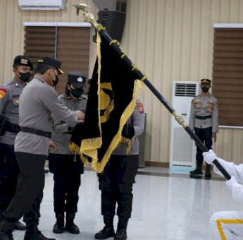 Sambut HUT Bhayangkara ke-76, Polda Banten Gelar Tradisi Cuci Pataka Gawe Kuta Baluarti