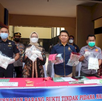 Polda Kalbar Ungkap Peredaran Narkoba 3,3 Kilogram Hasil Pencucian Uang Rp1 Miliar