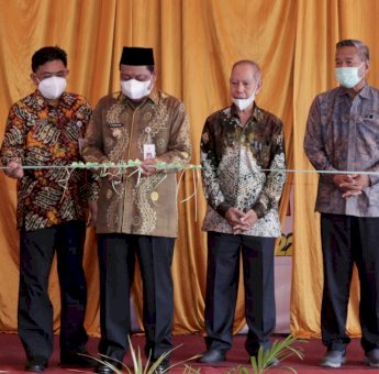 Perubahan Status, Paman Birin Resmikan Universitas Borneo Lestari