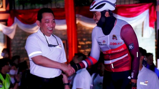Kapolri Jenderal Pol Listyo Sigit Prabowo melepas rombongan sepeda pemecahan rekor Muri sejauh 508 KM. (Ist)