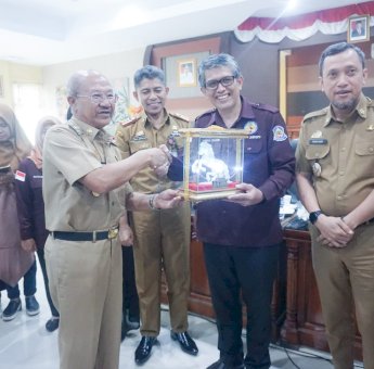 Bupati Jeneponto Rekomendasikan Buku Berjudul “Tau Nipakalakbiritta di Bumi Anoa” untuk Dibaca