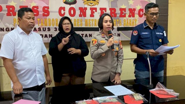Kapolsek Tambora Kompol Rosana Albertina Labobar, saat press confrence terkait penangkapan 6 pelaku Curanmor, Selasa (28/06/2022). (Istimewa)