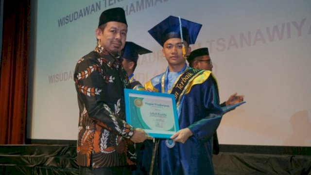 Proses Wisuda DIBS 2022 di Mini Theater Poltekbang Makassar, Rabu (29/06/2022). (Dok. DIBS)
