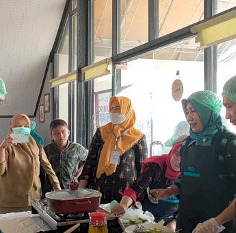 Pemkab dan PKK Wakatobi Gelar Festival B2SA dan Lomba Menu Serba Ikan, Bupati Haliana Ikut Meramaikan