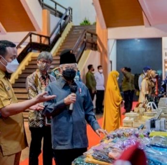 Dorong Pemberdayaan Ekonomi, Gubernur Sulsel Fasilitasi 150 UMKM Sertifikasi Halal Gratis