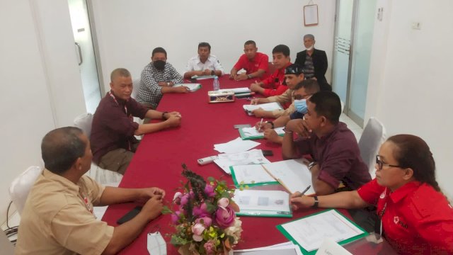 Lembaga Sertifikasi Profesi (LSP) Palang Merah Indonesia (PMI) Pusat, saat melaksanakan assesmen uji kompetensi profesi layanan kemanusiaan di PMI Makassar. (Istimewa)