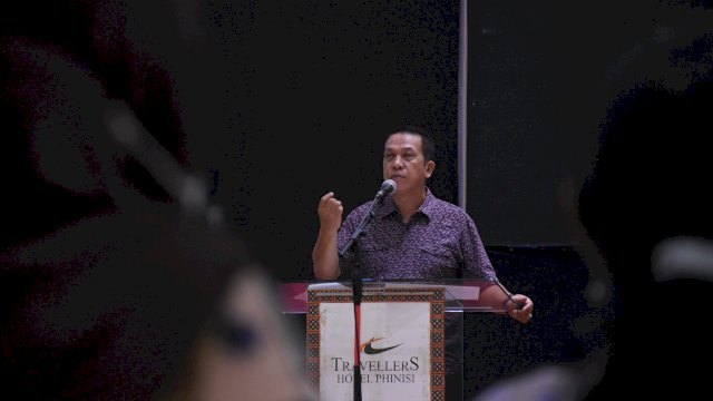 Anggota DPRD Makassar, Hasanuddin Leo saat menyosialisasikan Perda Pendidikan Baca Tulis Al-Qur'an, di Hotel Phinisi Travelers, Makassar, Sabtu (12/3/2022). (Foto: Istimewa)