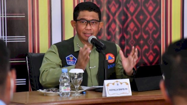 Kepala BNPB, Letjen TNI Suharyanto saat menghadiri Rakor Bencana Gempa di Mamuju, Sulawesi Barat, Kamis (9/6/2022). (Foto: Istimewa)