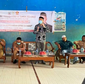 Edward Horas Gelar Reses di Barrang Caddi, Warga Berkeluh Kesah Soal Listrik