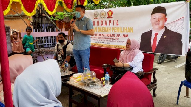 Anggota DPRD Sulawesi Selatan, Edward Wijaya Horas saat melakukan kunjungan dapil di Kelurahan Baraya, Kecamatan Bontoala, Makassar, Rabu (15/6/2022). (Foto: Istimewa)
