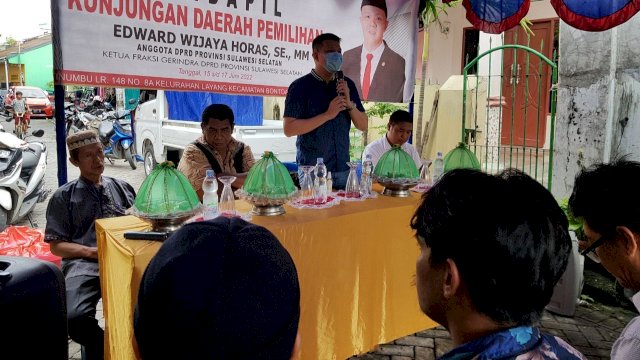 Anggota DPRD Sulawesi Selatan, Edward Wijaya Horas saat melakukan kunjungan dapil di Kelurahan Layang, Kecamatan Bontoala, Makassar, Kamis (16/6/2022). (Foto: Istimewa)