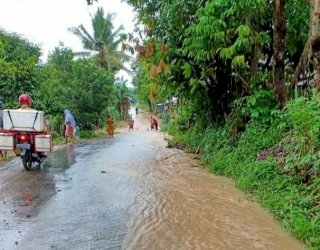 Meluap ke Jalan, Pipa Distribusi Utama PDAM Sinjai Bocor