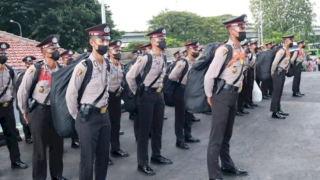 Siswa Bintara Polri saat tiba di Polres Metro Jakarta Barat untuk melaksanakan Latihan Kerja selama 1 bulan. (Istimewa)