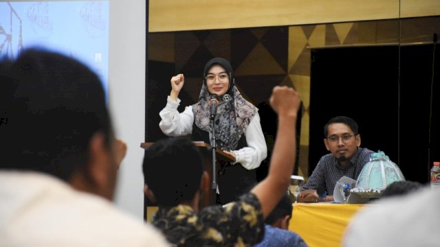 Anggota Fraksi Gerindra DPRD Kota Makassar Budi Hastuti, saat mensosialisasikan Perda nomor 3 tahun 2016 Kota Makassar tentang Pemberian Air Susu Ibu (ASI) Eksklusif bagi anak, Sabtu (11/06/2022). (Istimewa)