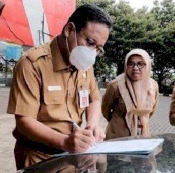 Sekretaris DPRD Makassar Terima Pengembalian Randis Eks Kasubag Protokol