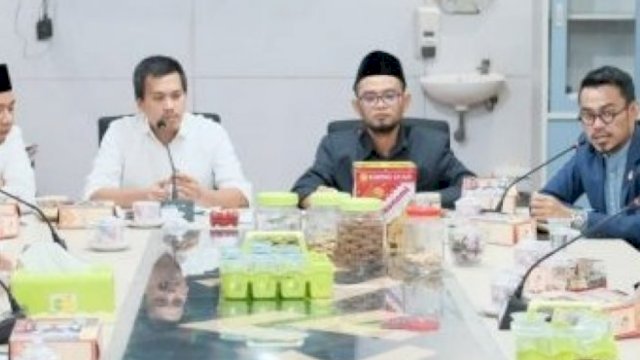 Komisi D DPRD Makassar saat menggelar RDP bersama Dinas Pendidikan Kota Makassar, Jumat (27/5/2022). (Foto: Istimewa)